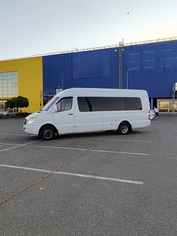 Mercedes Sprinter — вид сбоку
